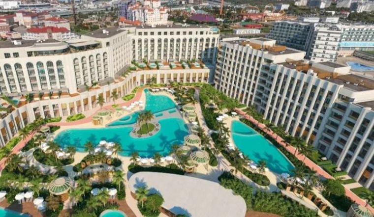 Курорт и пляж с высоты